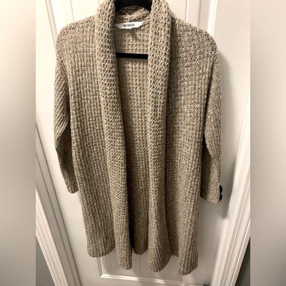 5/$25 Item BB Dakota Cozy Cardigan - Picture 1 of 5